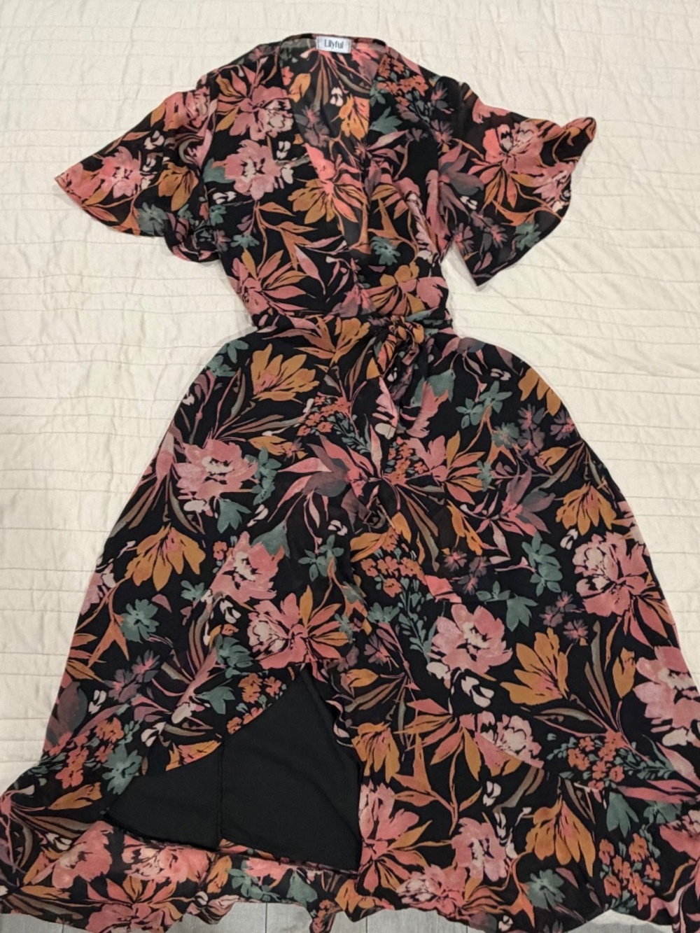 Floral wrap dress - Picture 1 of 3